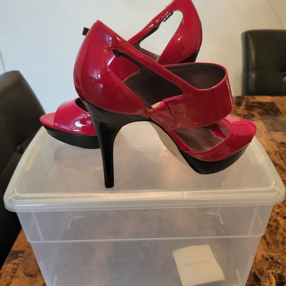 Sandal - Picture 2 of 3